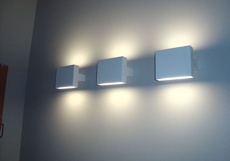 Flos Бра Tight Light от Flos — в интерьере