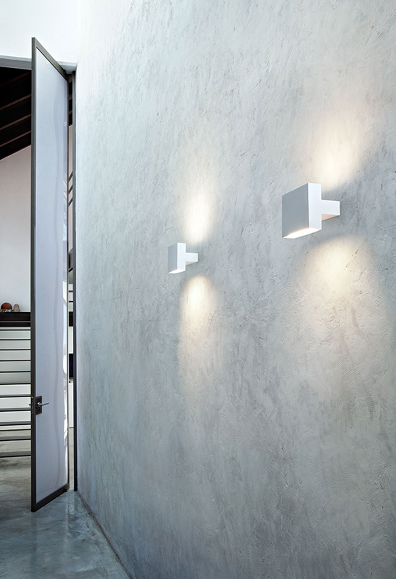Flos Бра Tight Light от Flos — в интерьере