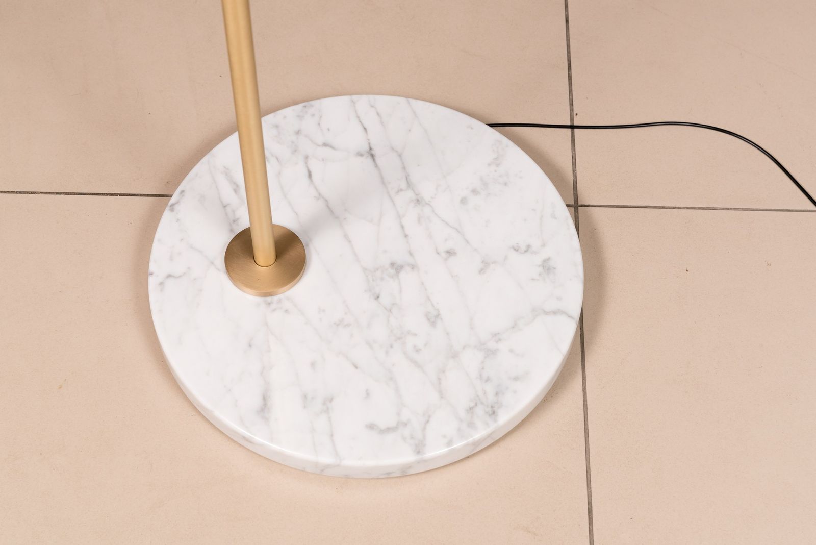 Flos Торшер Captain Flint F1530030 от Flos — в интерьере