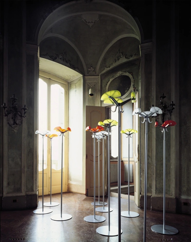 Kartell Вешалка Alta Tensione от Kartell — в интерьере