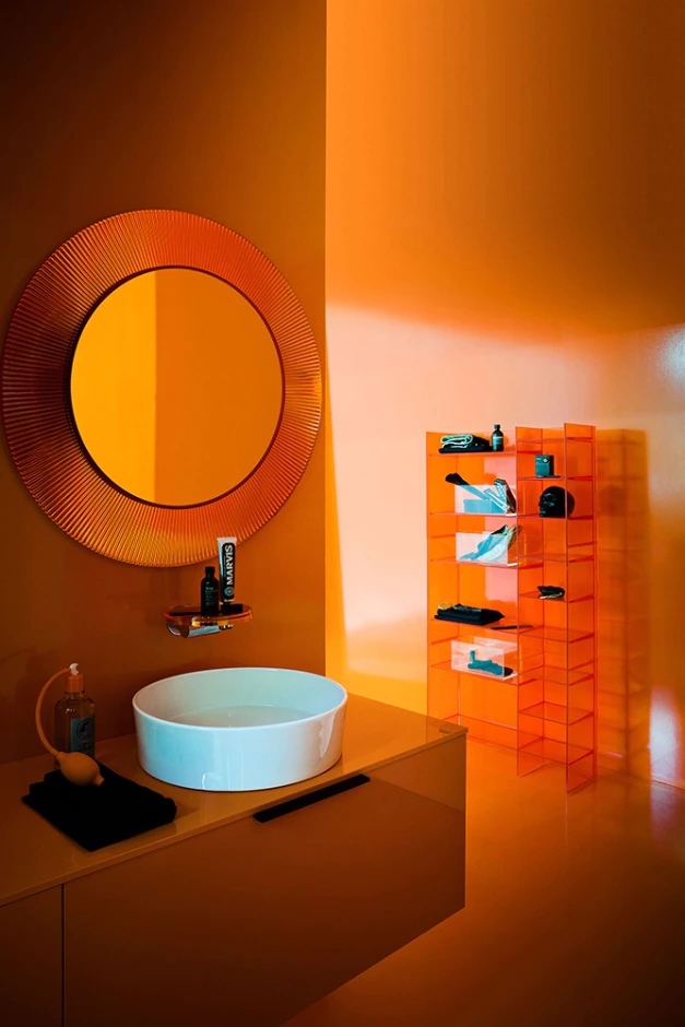 Kartell Зеркало All Saints green от Kartell — в интерьере