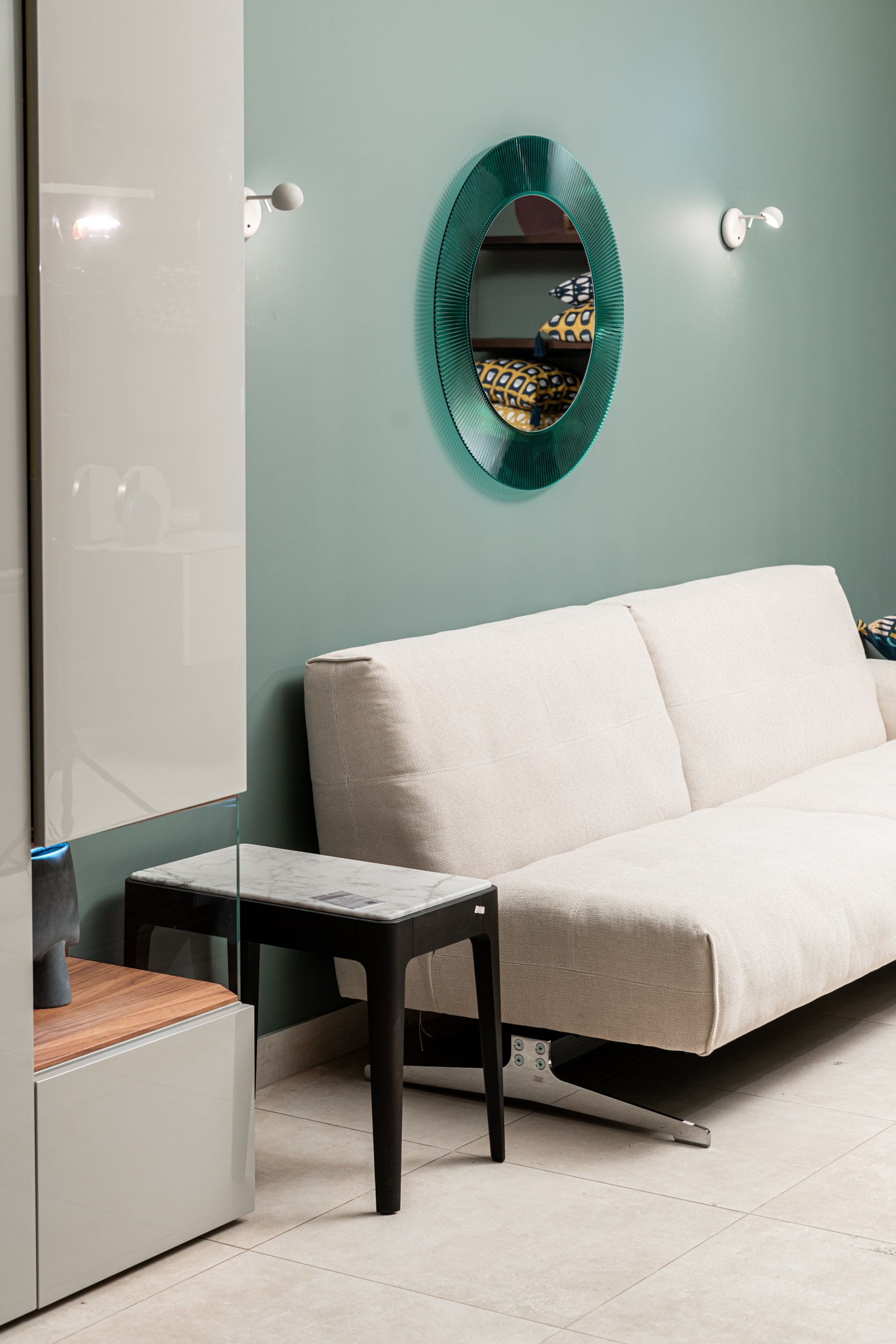 Kartell Зеркало All Saints green от Kartell — в интерьере