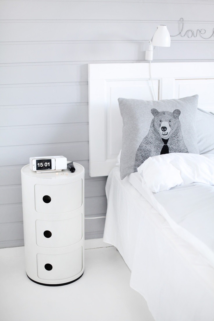 Kartell Прикроватная тумбочка Componibili White (3 секции) Glossy / Matt от Kartell — в интерьере