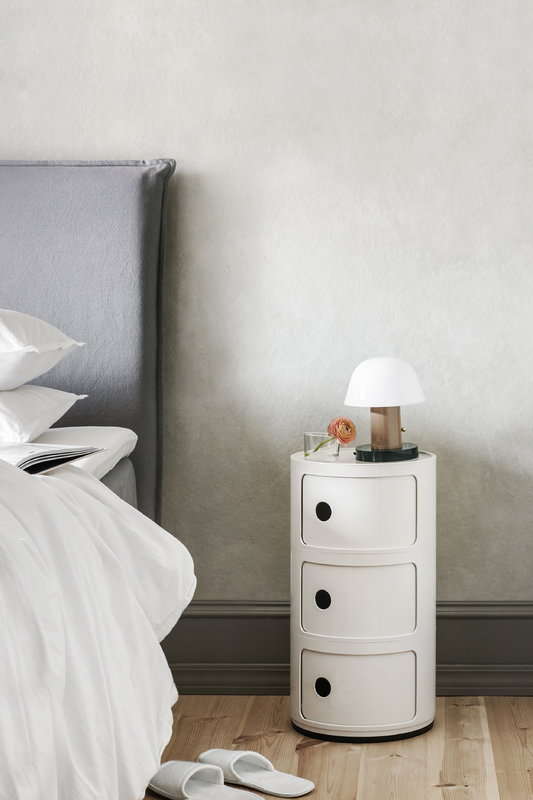 Kartell Прикроватная тумбочка Componibili White (3 секции) Glossy / Matt от Kartell — в интерьере