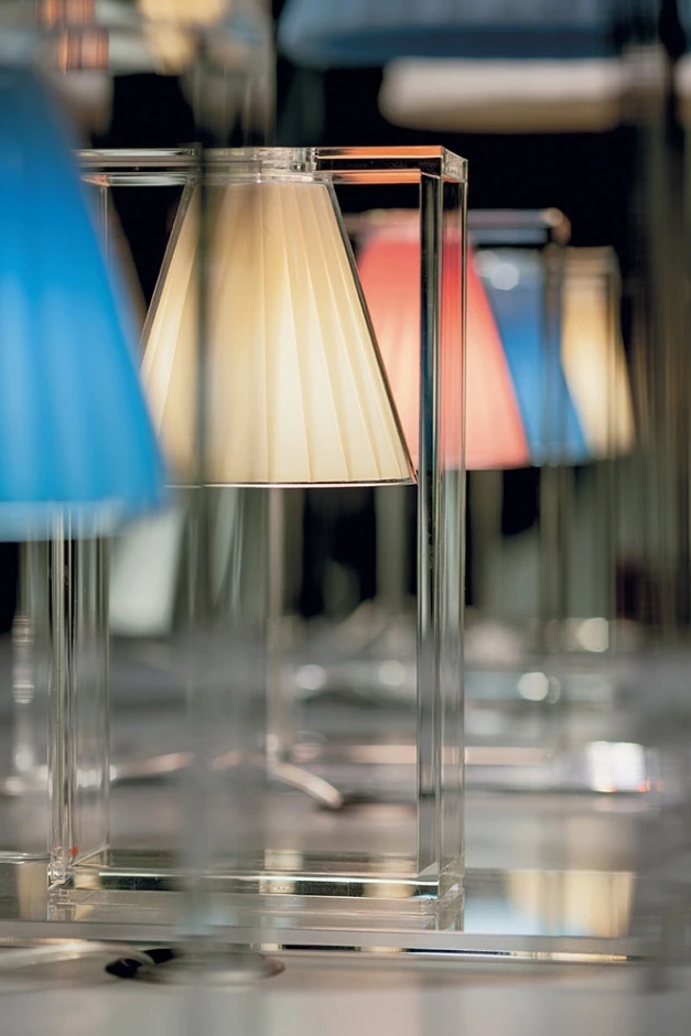 Kartell Настольная лампа Light Air от Kartell — в интерьере