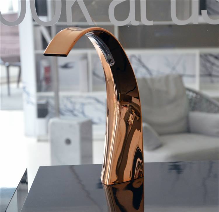 Kartell Настольная лампа Taj от Kartell — в интерьере