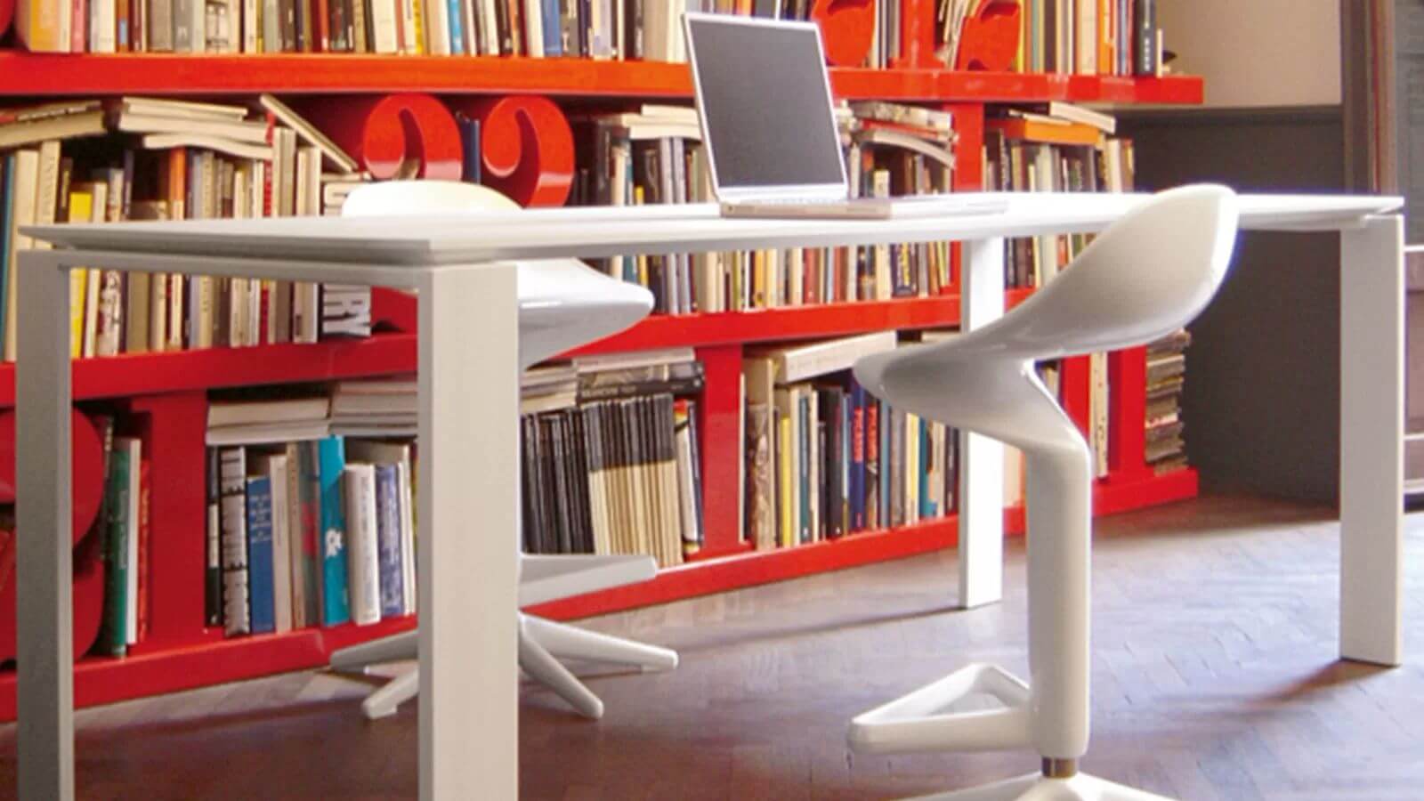 Kartell Стол Four Nature Tundra / Black от Kartell — в интерьере