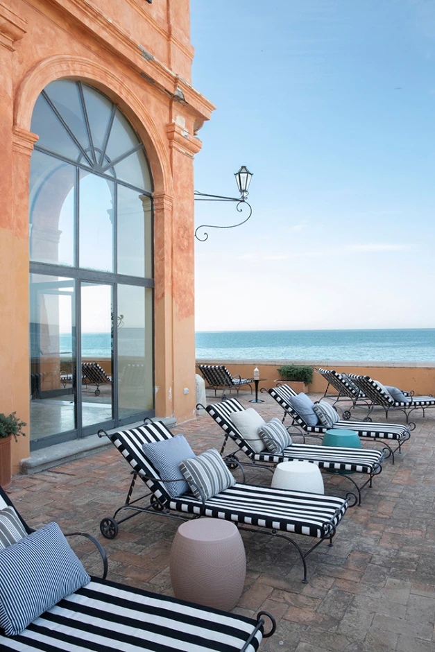 Kartell Пуф Roy от Kartell — в интерьере