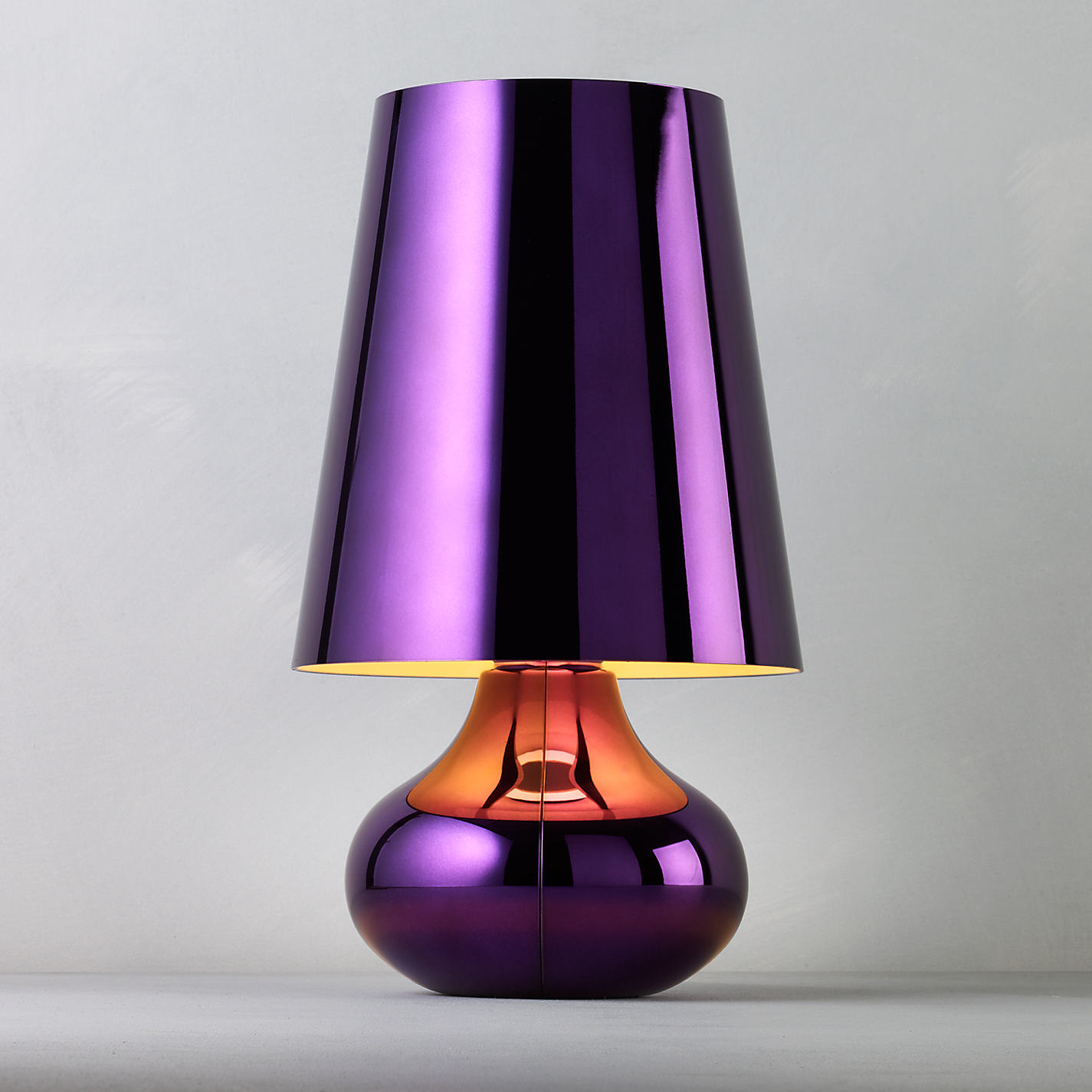 Kartell Настольная лампа CINDY rosa fucsia от Kartell — в интерьере