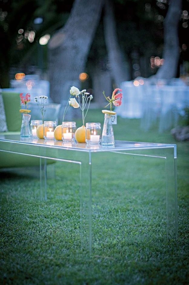 Kartell Консоль INVISIBLE cristallo от Kartell — в интерьере