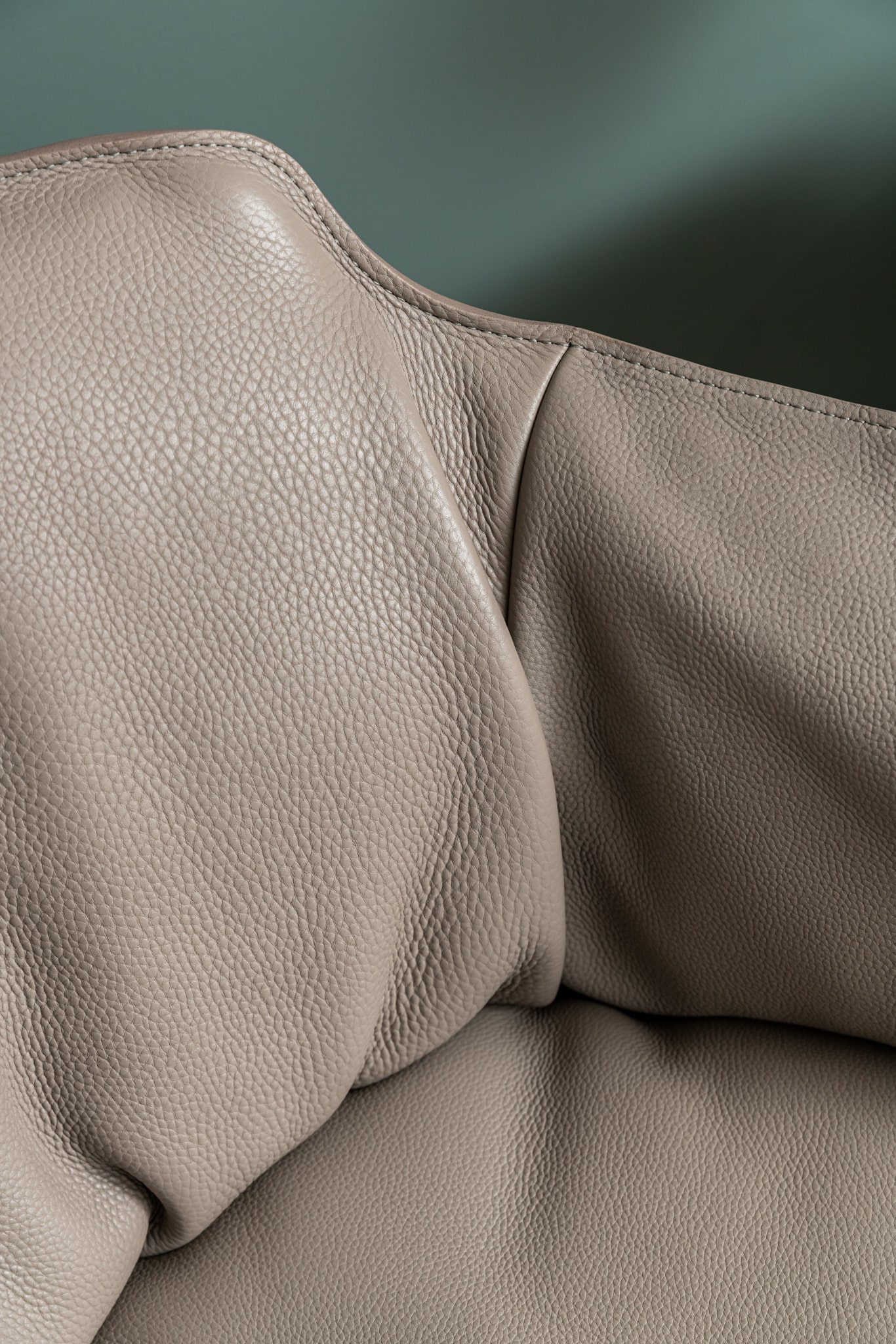 Poltrona Frau Кресло Archibald Gran Comfort Safari Bufalo от Poltrona Frau — в интерьере