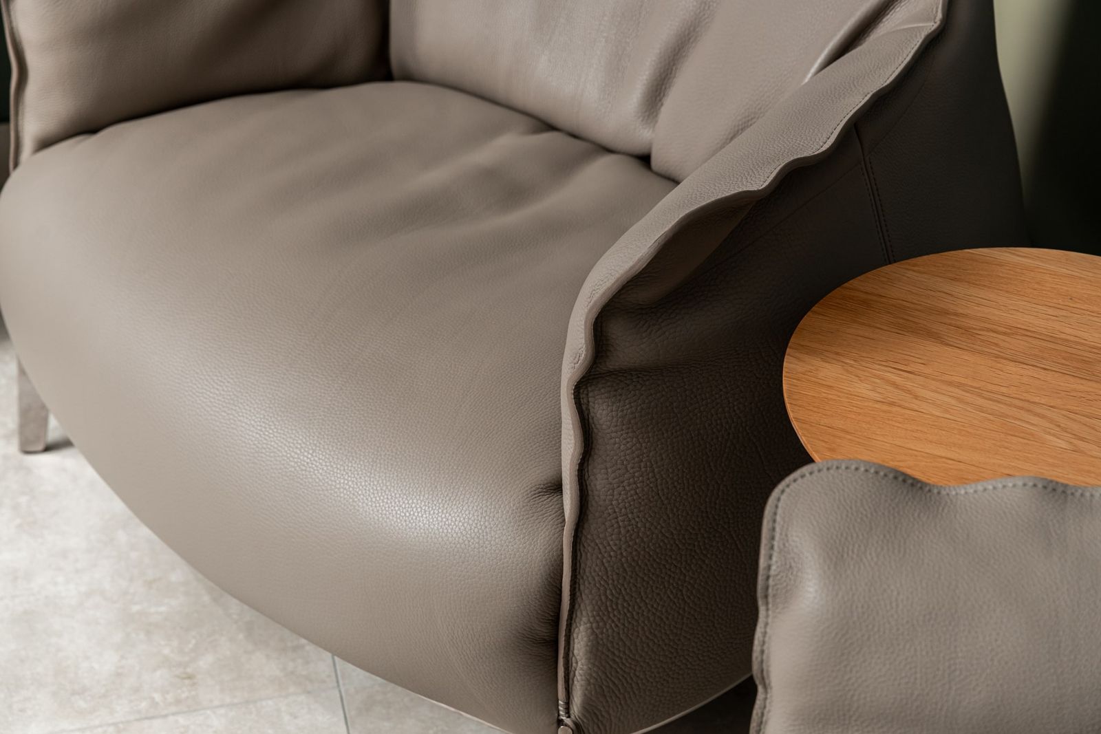 Poltrona Frau Кресло Archibald Gran Comfort Safari Bufalo от Poltrona Frau — в интерьере