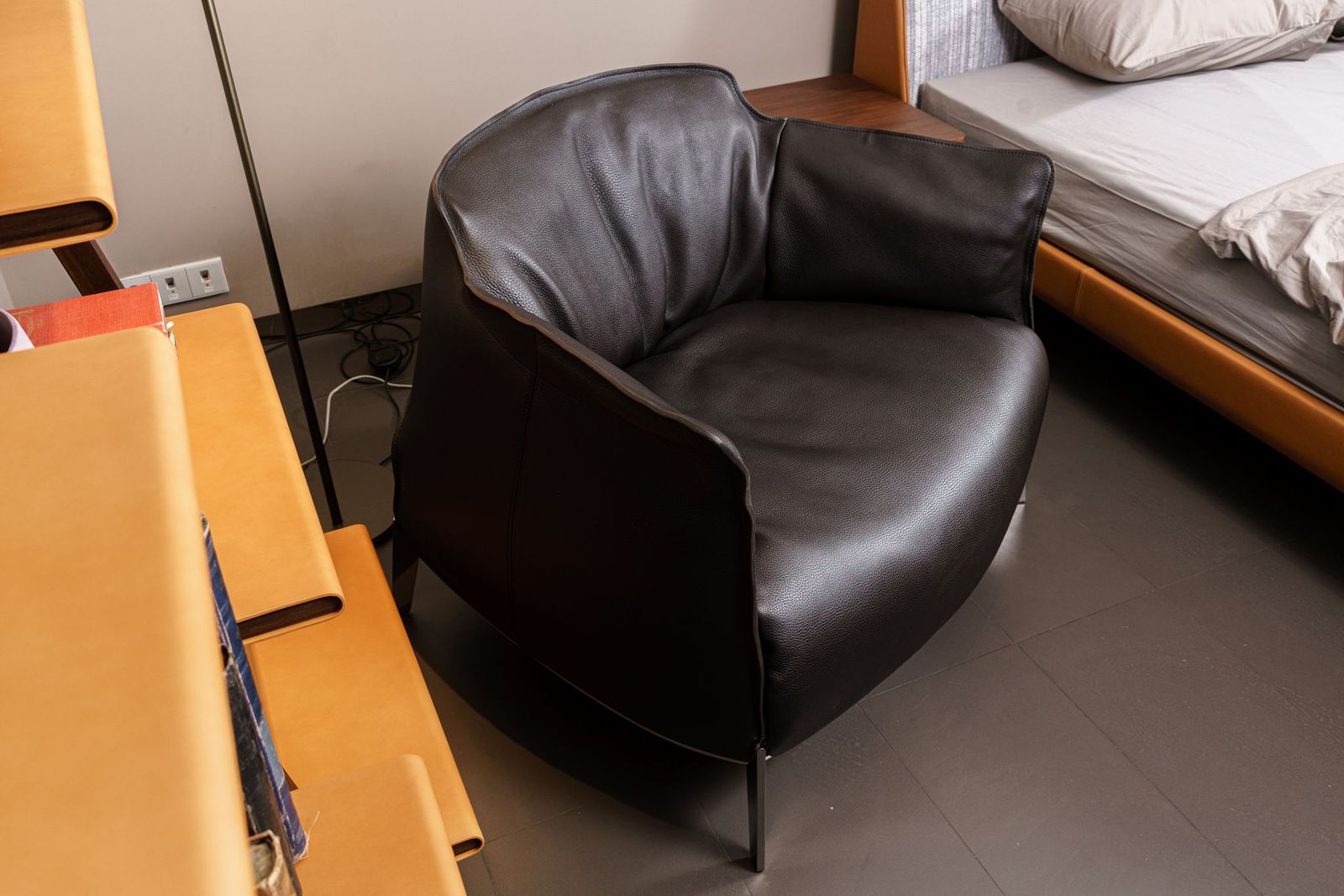 Poltrona Frau Кресло Archibald Gran Comfort Safari Bufalo от Poltrona Frau — в интерьере