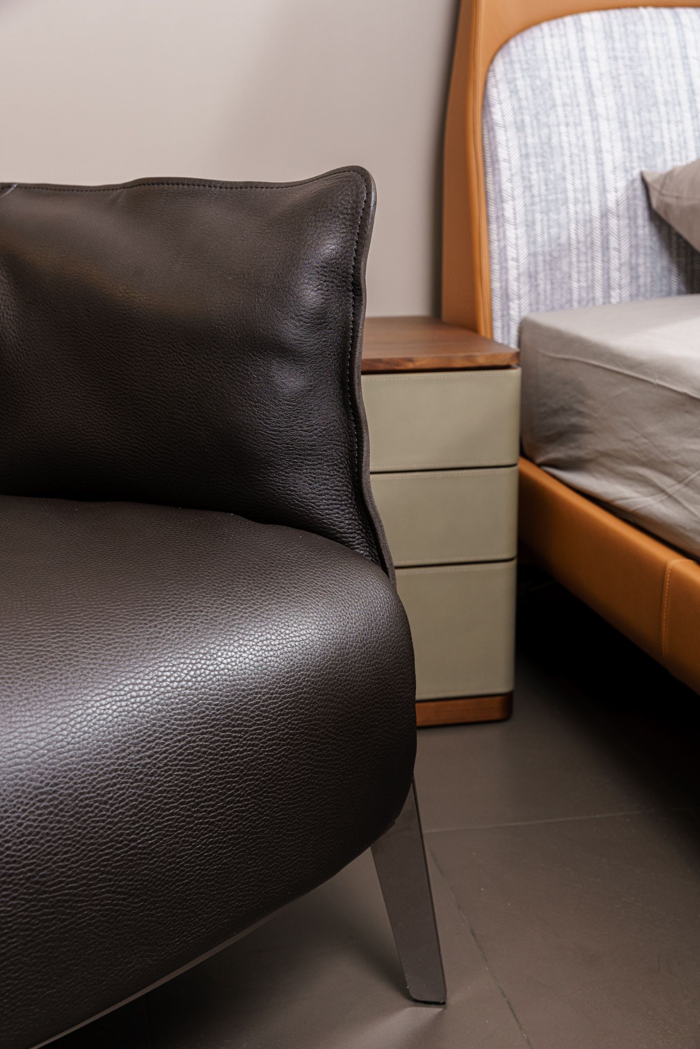 Poltrona Frau Кресло Archibald Gran Comfort Safari Bufalo от Poltrona Frau — в интерьере