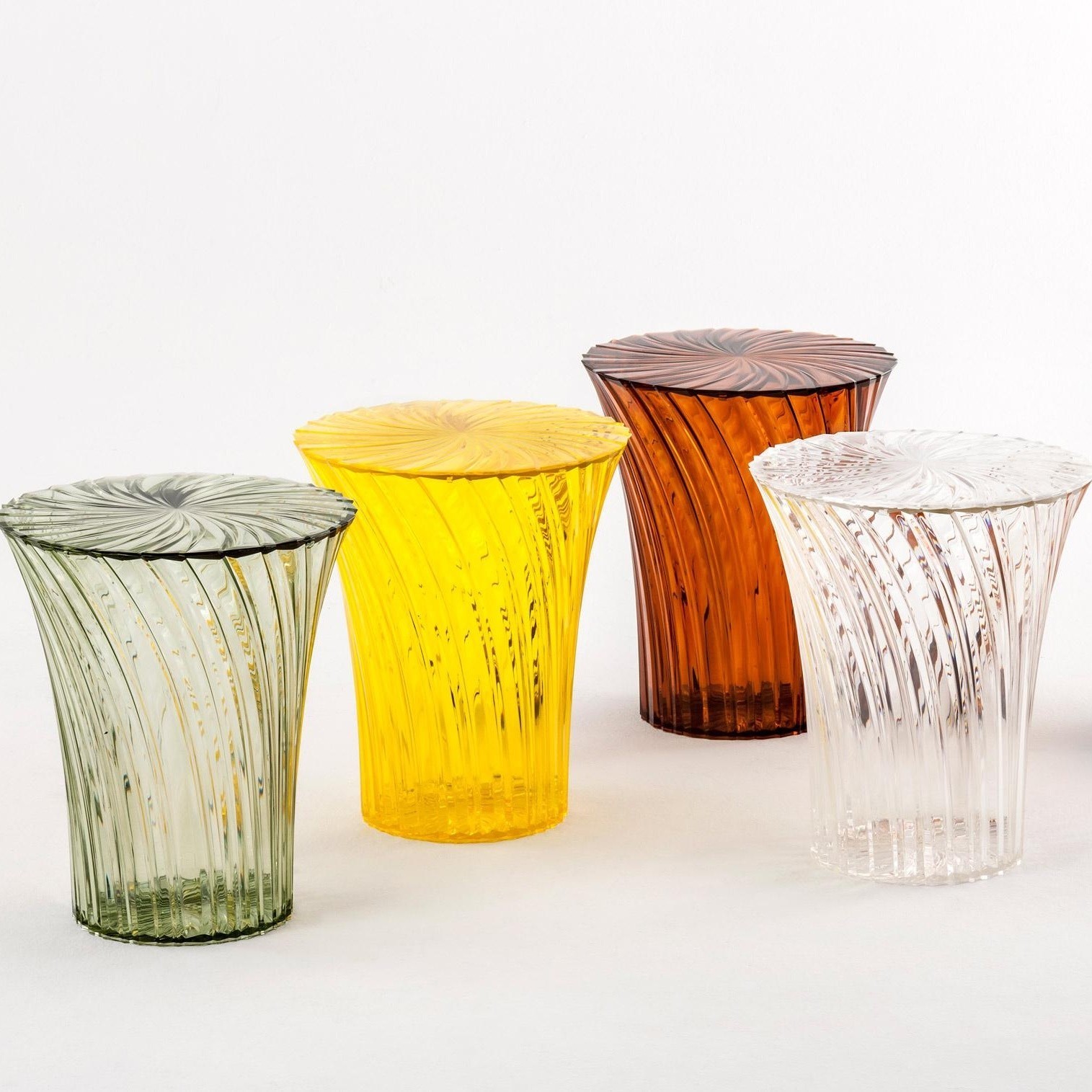 Kartell Столик-контейнер для хранения Sparkle от Kartell — в интерьере