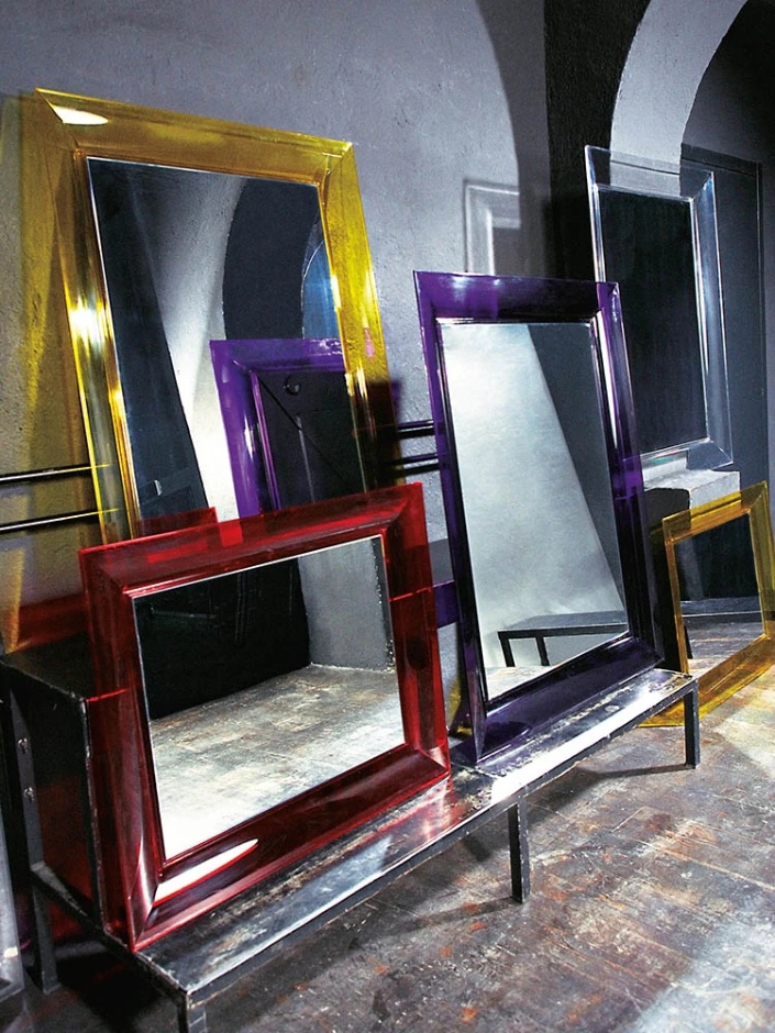 Kartell Зеркало Francois Ghost от Kartell — в интерьере