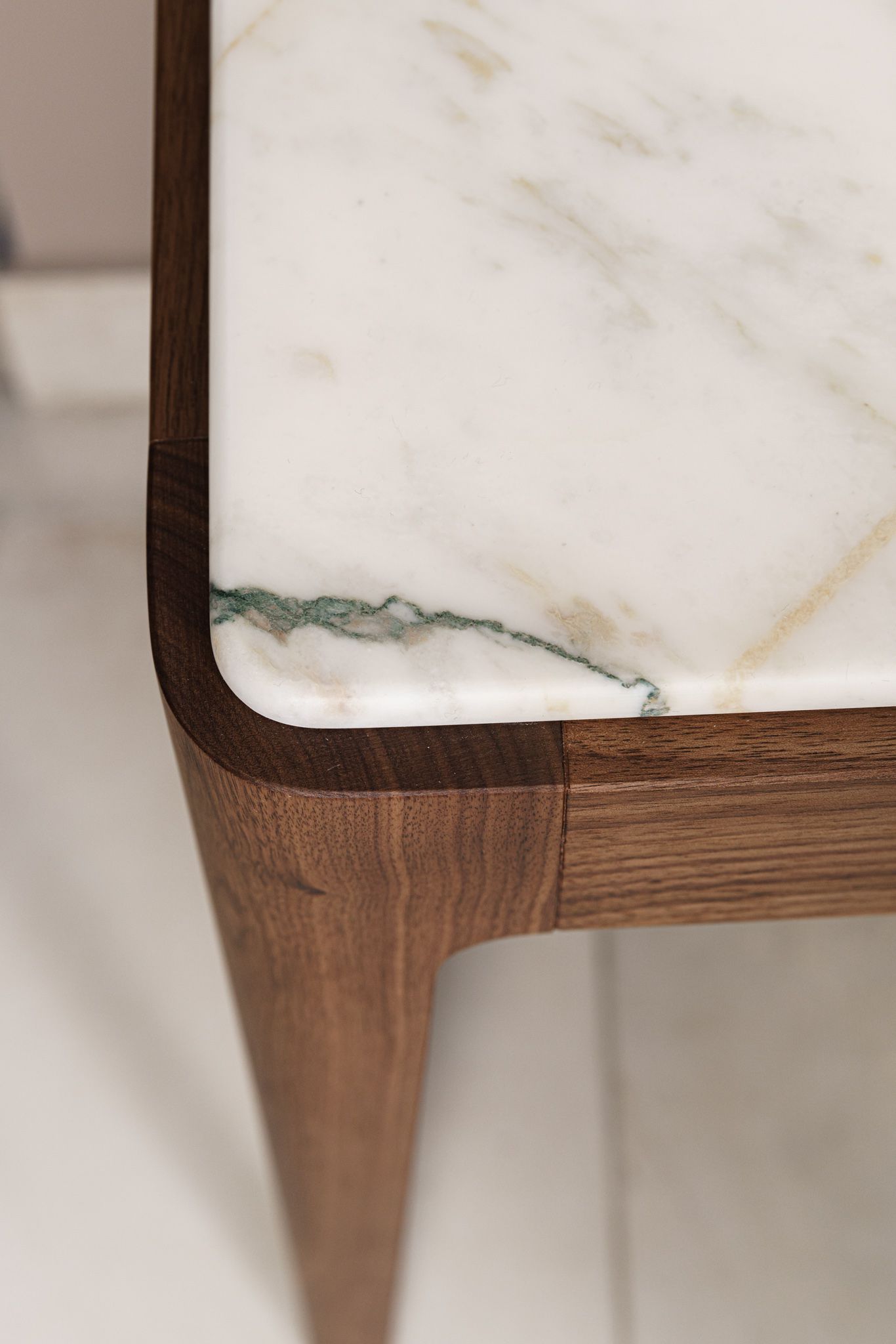 Porada Консоль Ziggy 12 noce canaletta/calacatta oro от Porada — в интерьере