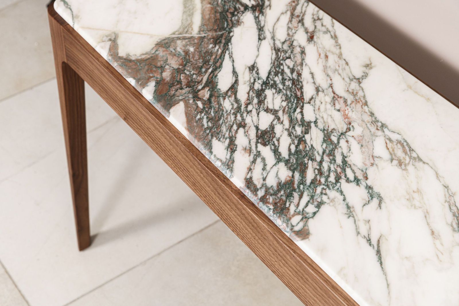 Porada Консоль Ziggy 12 noce canaletta/calacatta oro от Porada — в интерьере
