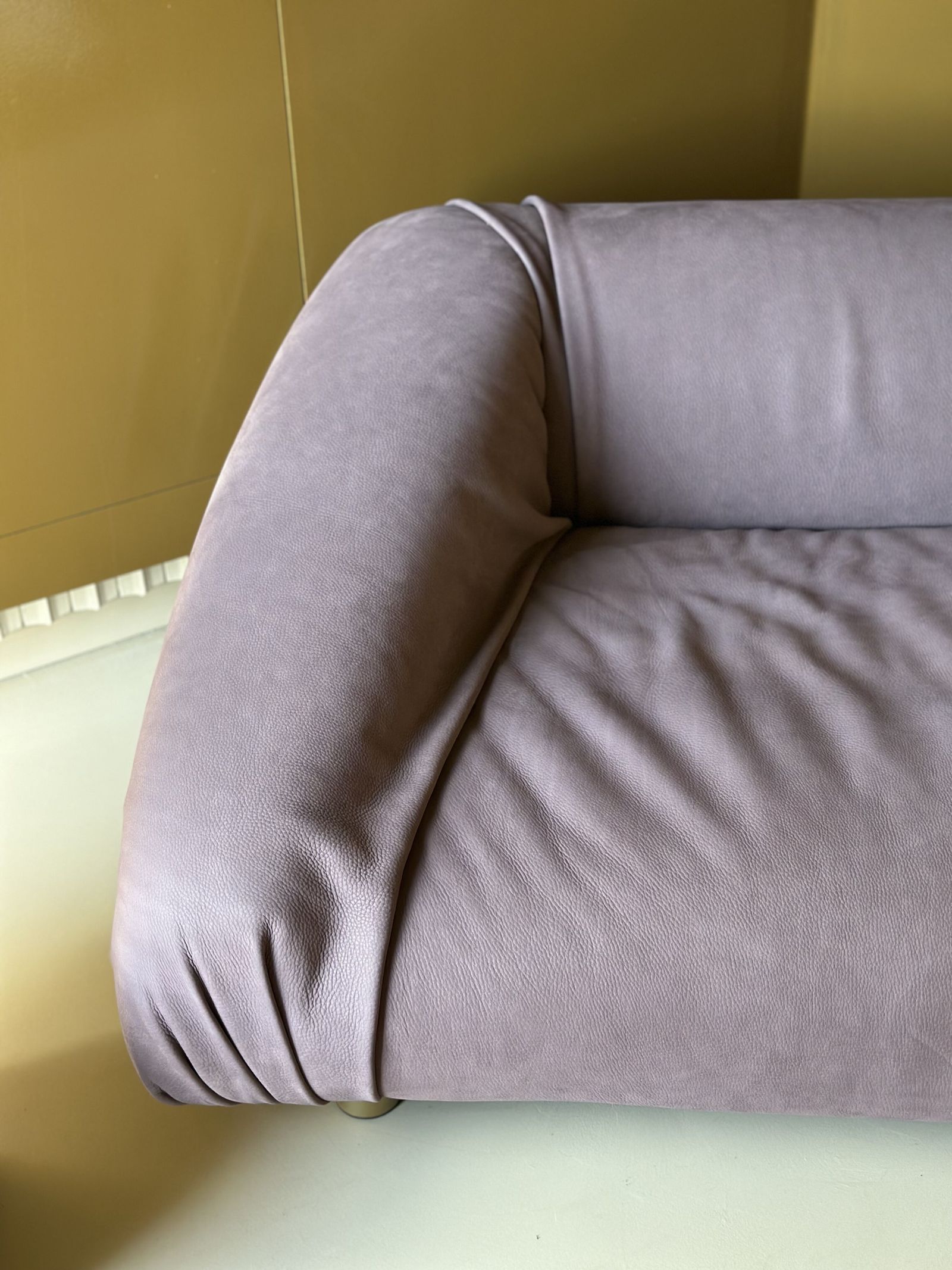 Baxter Диван Fold Nabuck Vintage Rose от Baxter — в интерьере