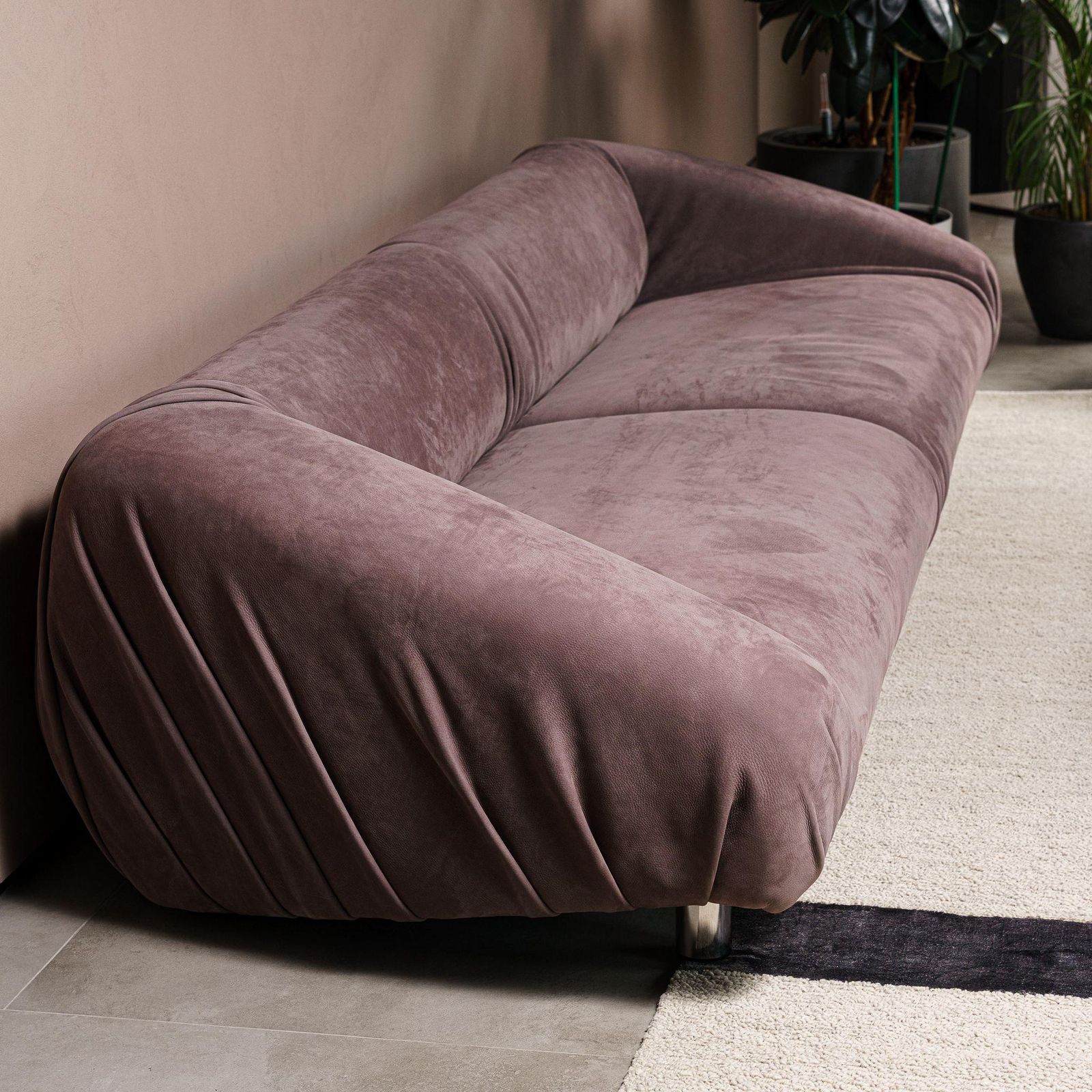 Baxter Диван Fold Nabuck Vintage Rose от Baxter — в интерьере