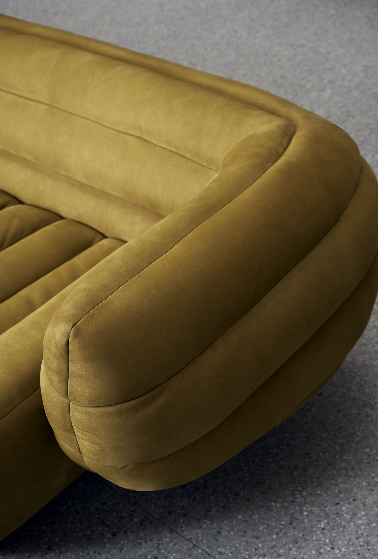 Baxter Диван Tactile Nabuck Kiwi от Baxter — в интерьере