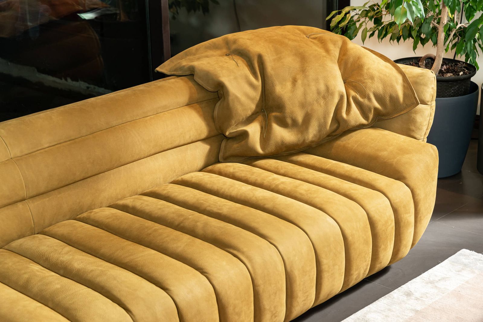 Baxter Диван Tactile Nabuck Kiwi от Baxter — в интерьере