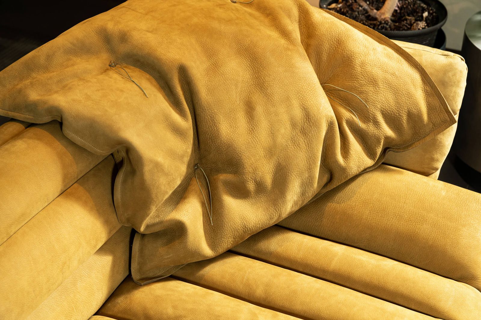 Baxter Диван Tactile Nabuck Kiwi от Baxter — в интерьере
