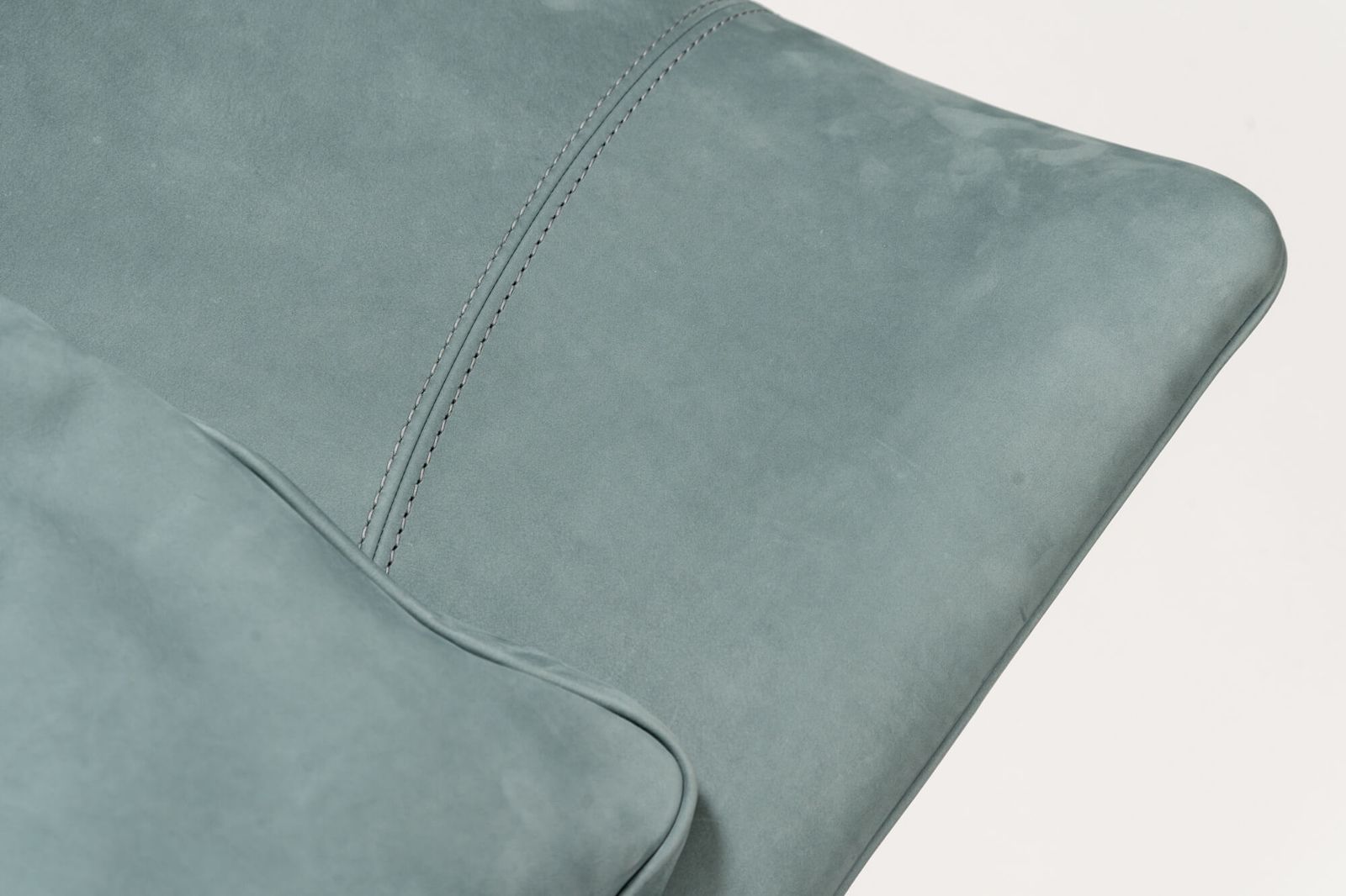 Baxter Кресло Etienne Bergere Leather Nabuck Sage от Baxter — в интерьере
