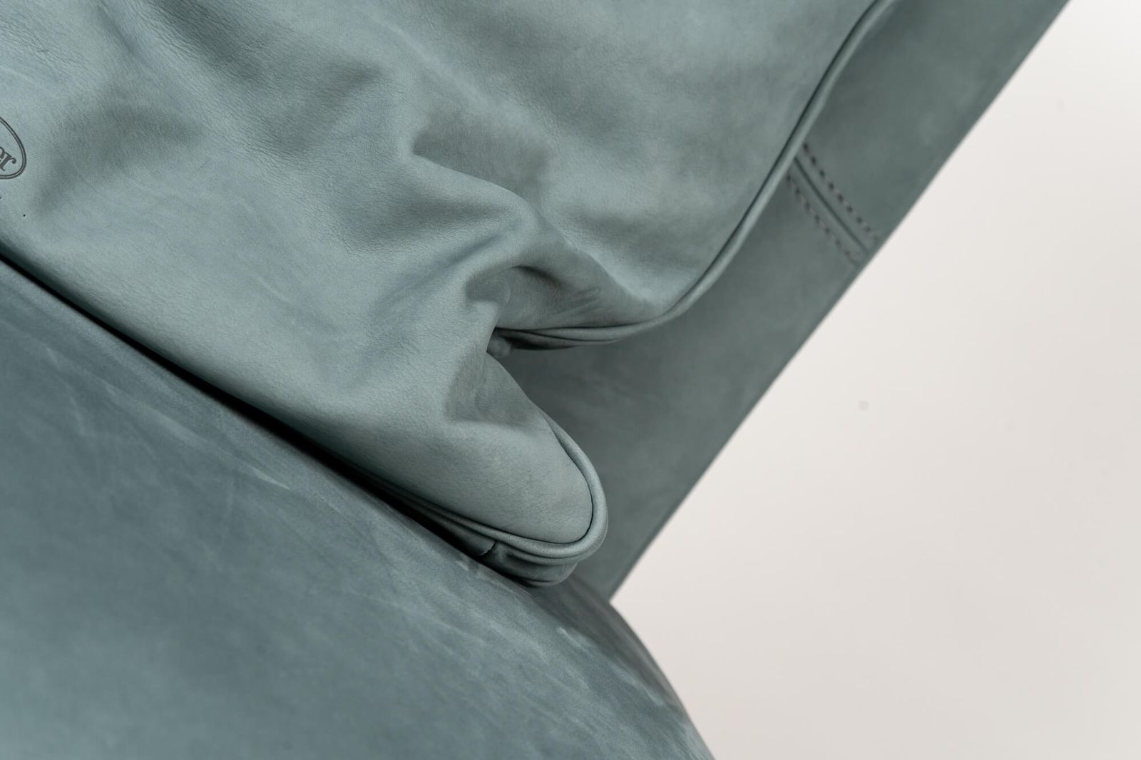 Baxter Кресло Etienne Bergere Leather Nabuck Sage от Baxter — в интерьере