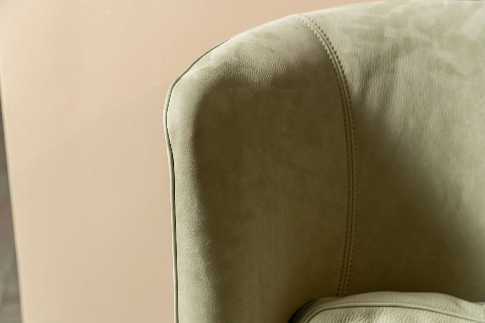 Baxter Кресло Etienne Bergere Leather Nabuck Sage от Baxter — в интерьере