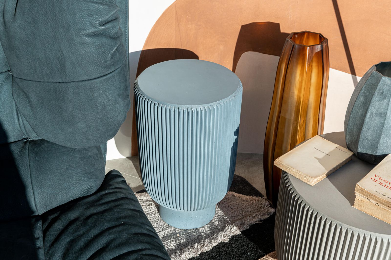 Baxter Журнальный столик Juno Cemento Blu 35 от Baxter — в интерьере