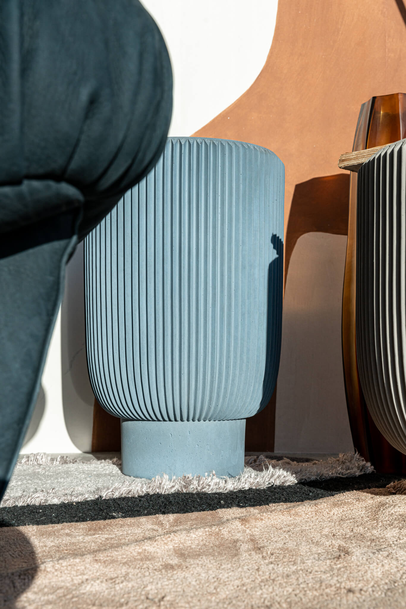 Baxter Журнальный столик Juno Cemento Blu 35 от Baxter — в интерьере