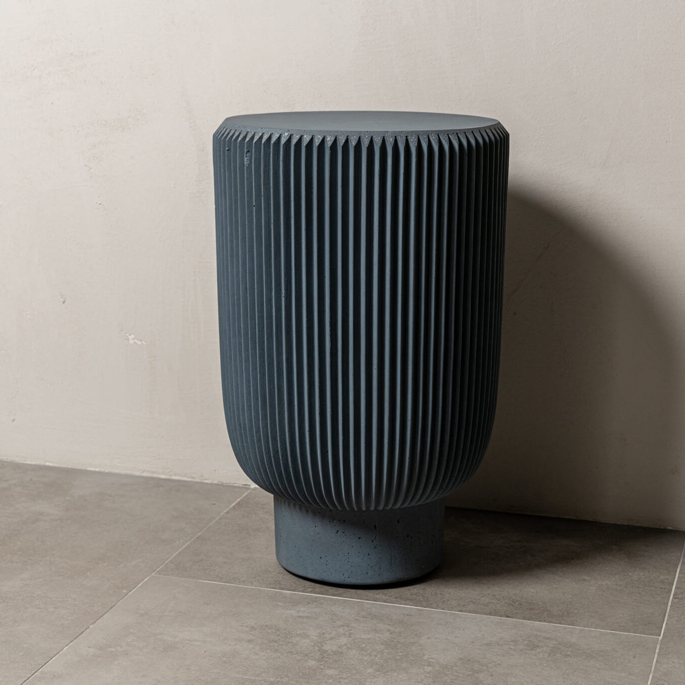 Baxter Журнальный столик Juno Cemento Blu 35 от Baxter — в интерьере