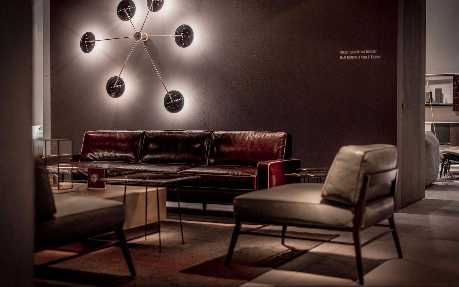 Baxter Кресло Godard Wood от Baxter — в интерьере