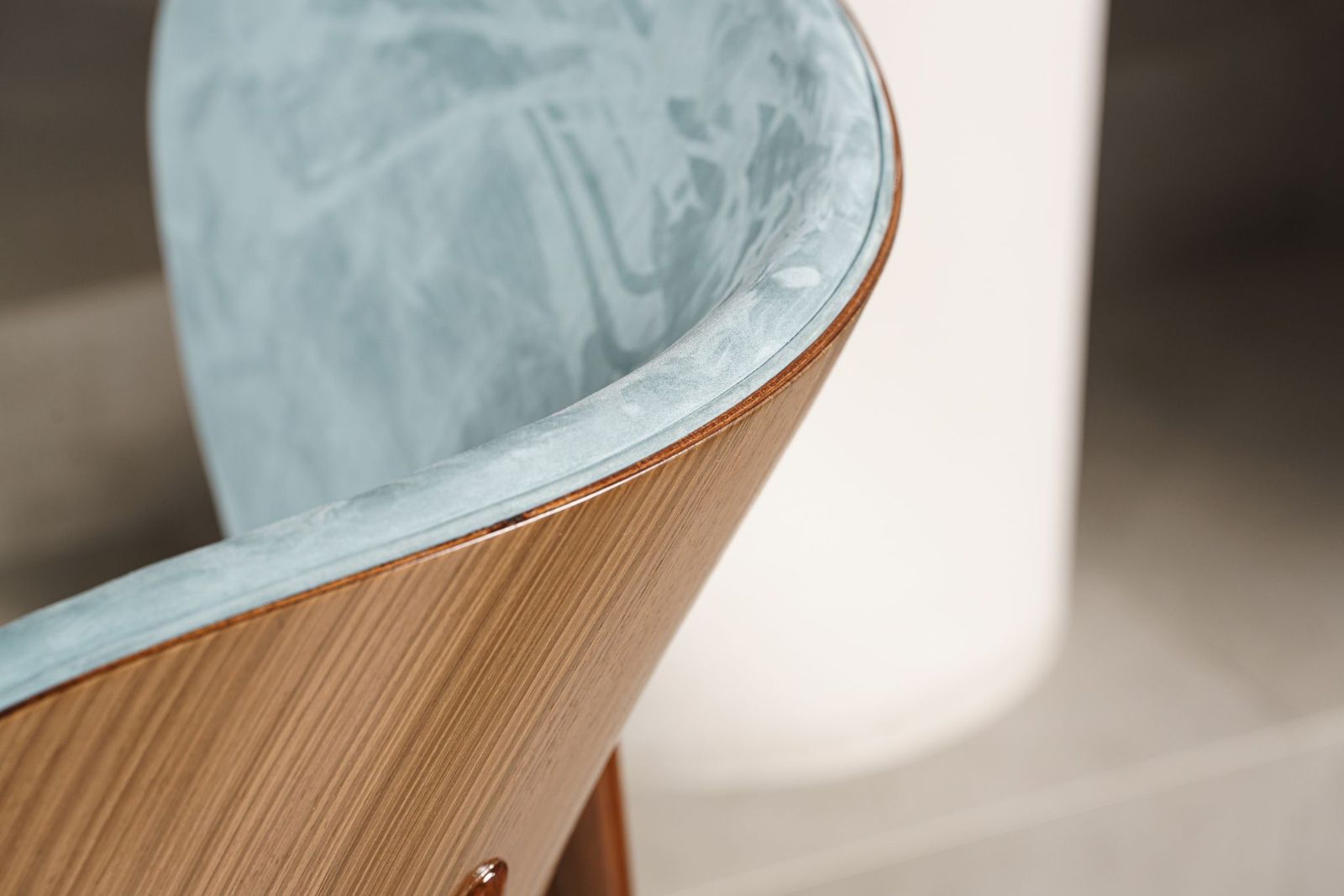 Baxter Стул Alma Walnut Kashmir Ciment/Sucre от Baxter — в интерьере