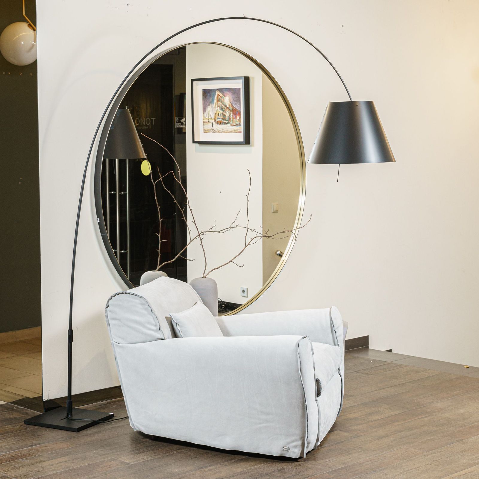 Baxter Зеркало Marlene 180 Nabuck Truffle от Baxter — в интерьере
