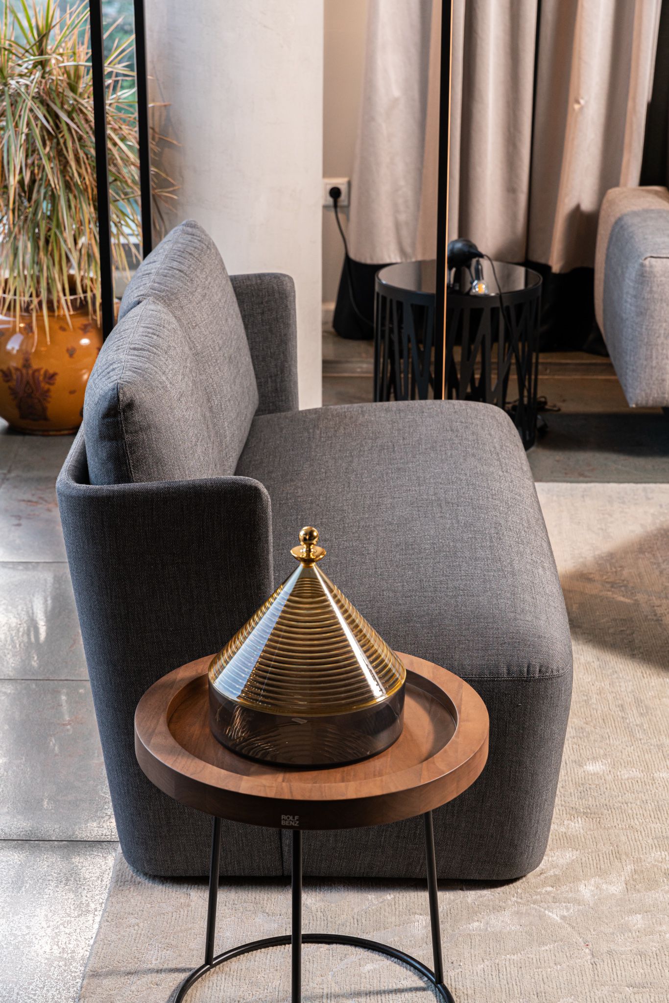 Meridiani Диван Keeton от Meridiani — в интерьере