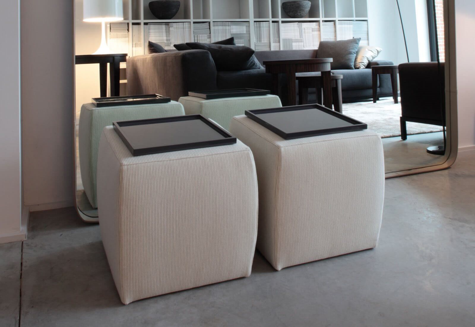 Meridiani Пуф Charlot от Meridiani — в интерьере