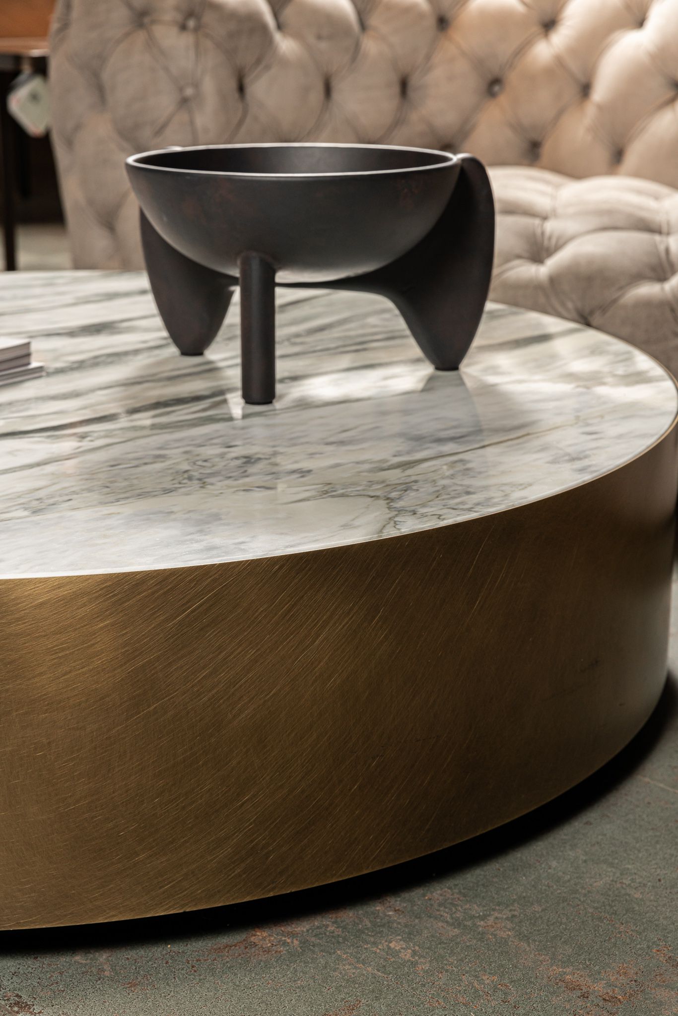 Meridiani Журнальный столик Belt Marble 120 от Meridiani — в интерьере