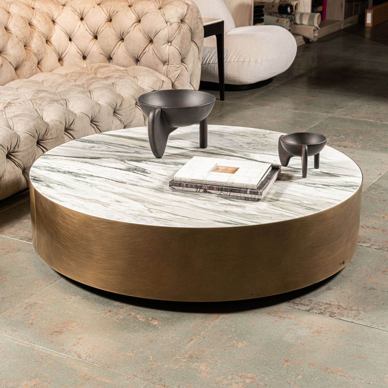 Meridiani Журнальный столик Belt Marble 120 от Meridiani — в интерьере