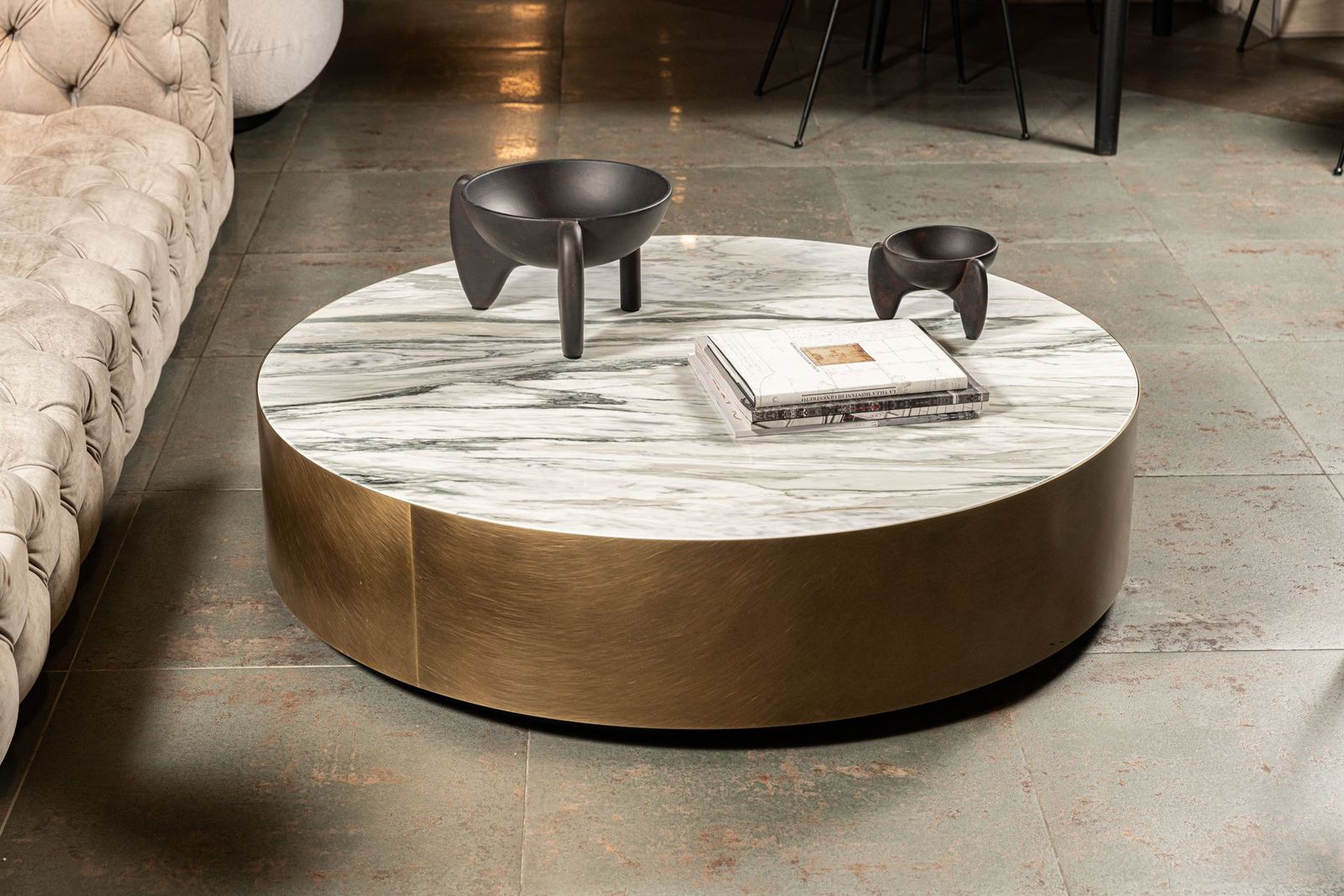 Meridiani Журнальный столик Belt Marble 120 от Meridiani — в интерьере