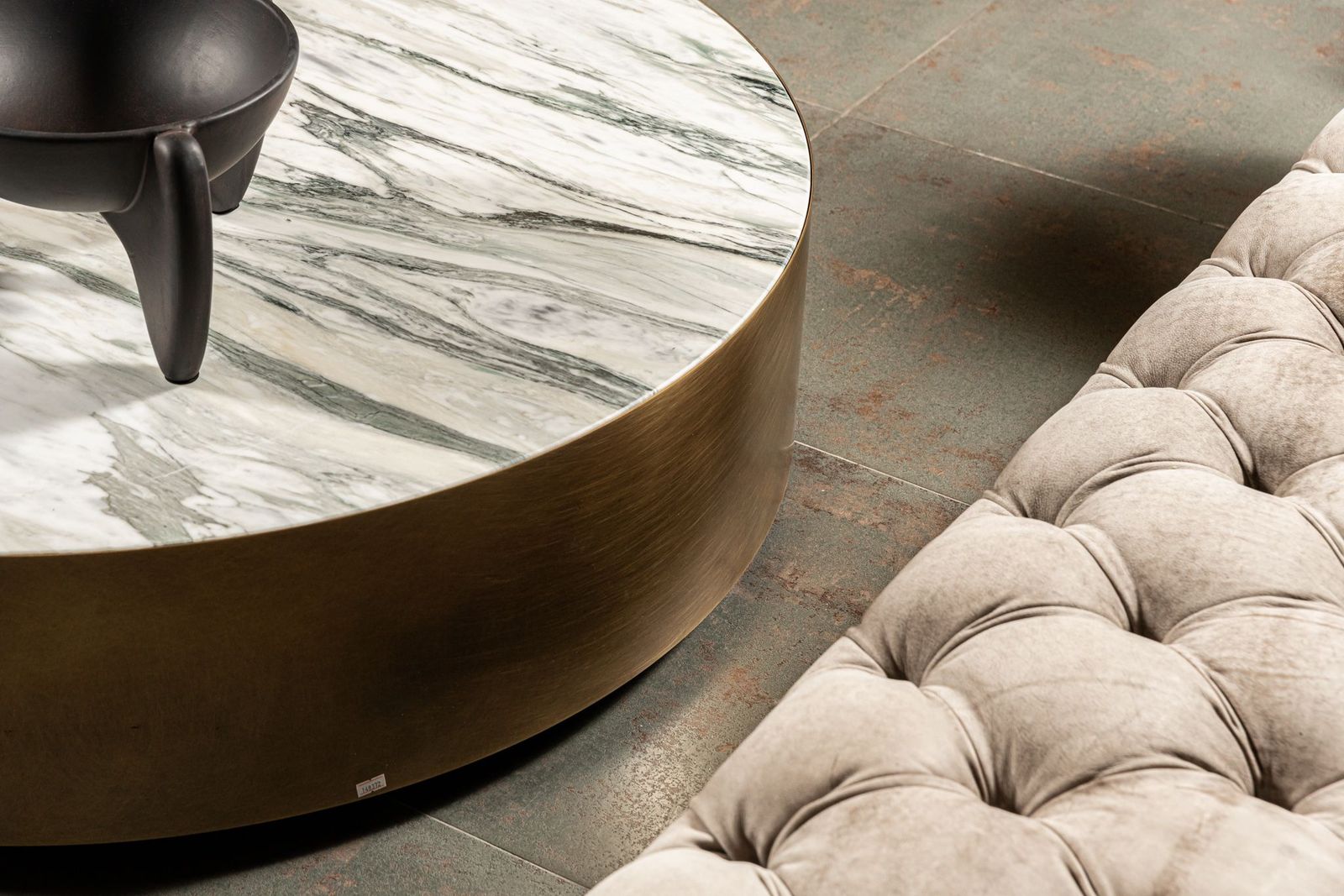 Meridiani Журнальный столик Belt Marble 120 от Meridiani — в интерьере