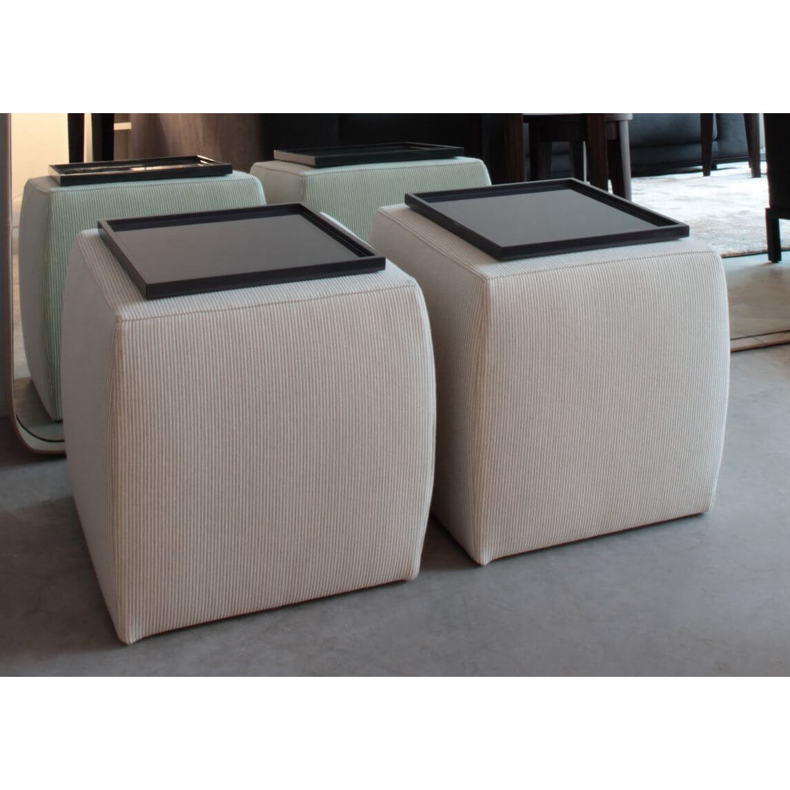Meridiani Поднос Dean от Meridiani — в интерьере