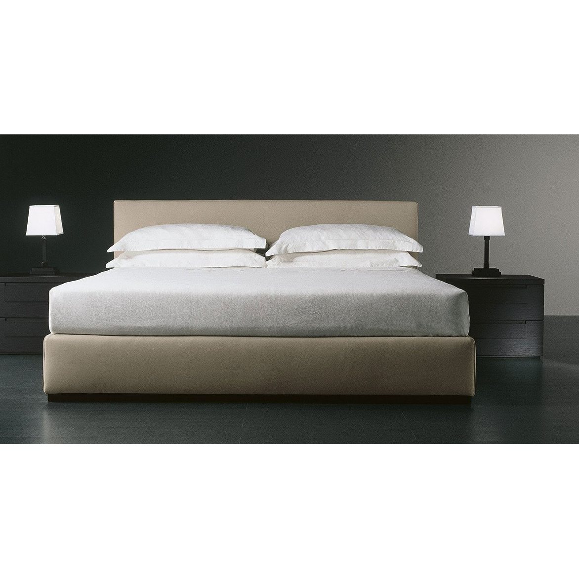 Meridiani Кровать без решетки Stone 200*200 Brema 05 от Meridiani