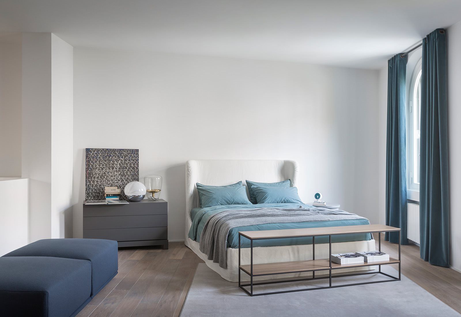Meridiani Кровать Lauren Ghost от Meridiani — в интерьере