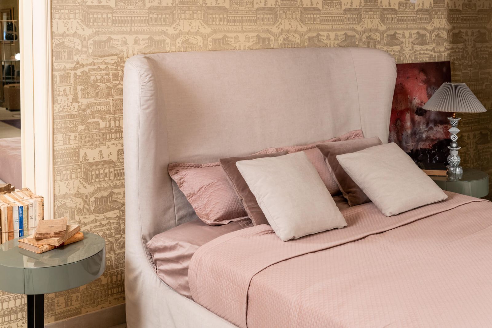 Meridiani Кровать Lauren Ghost от Meridiani — в интерьере