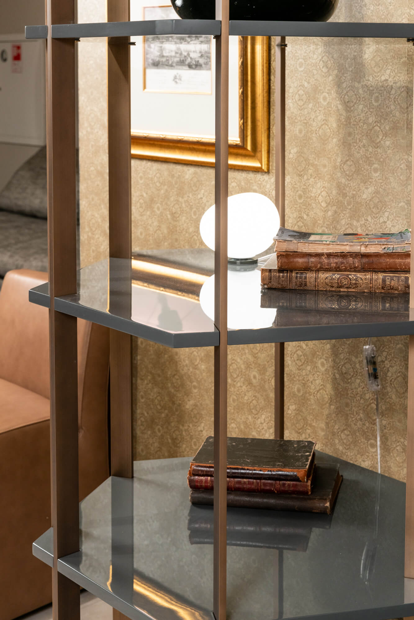 Meridiani Стеллаж Sebastian от Meridiani — в интерьере