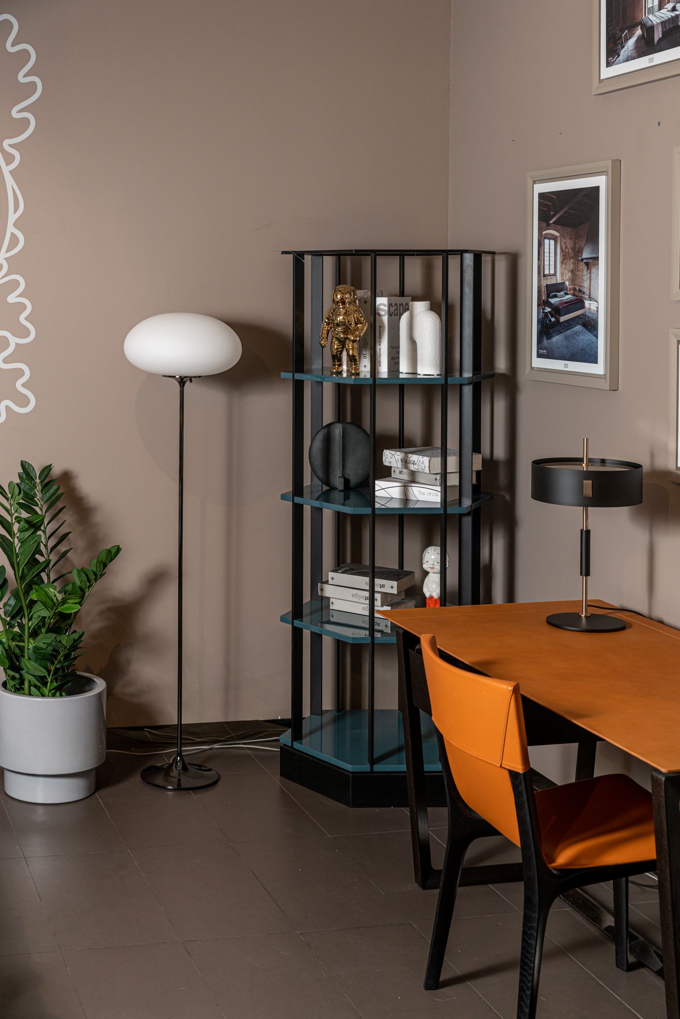 Meridiani Стеллаж Sebastian от Meridiani — в интерьере