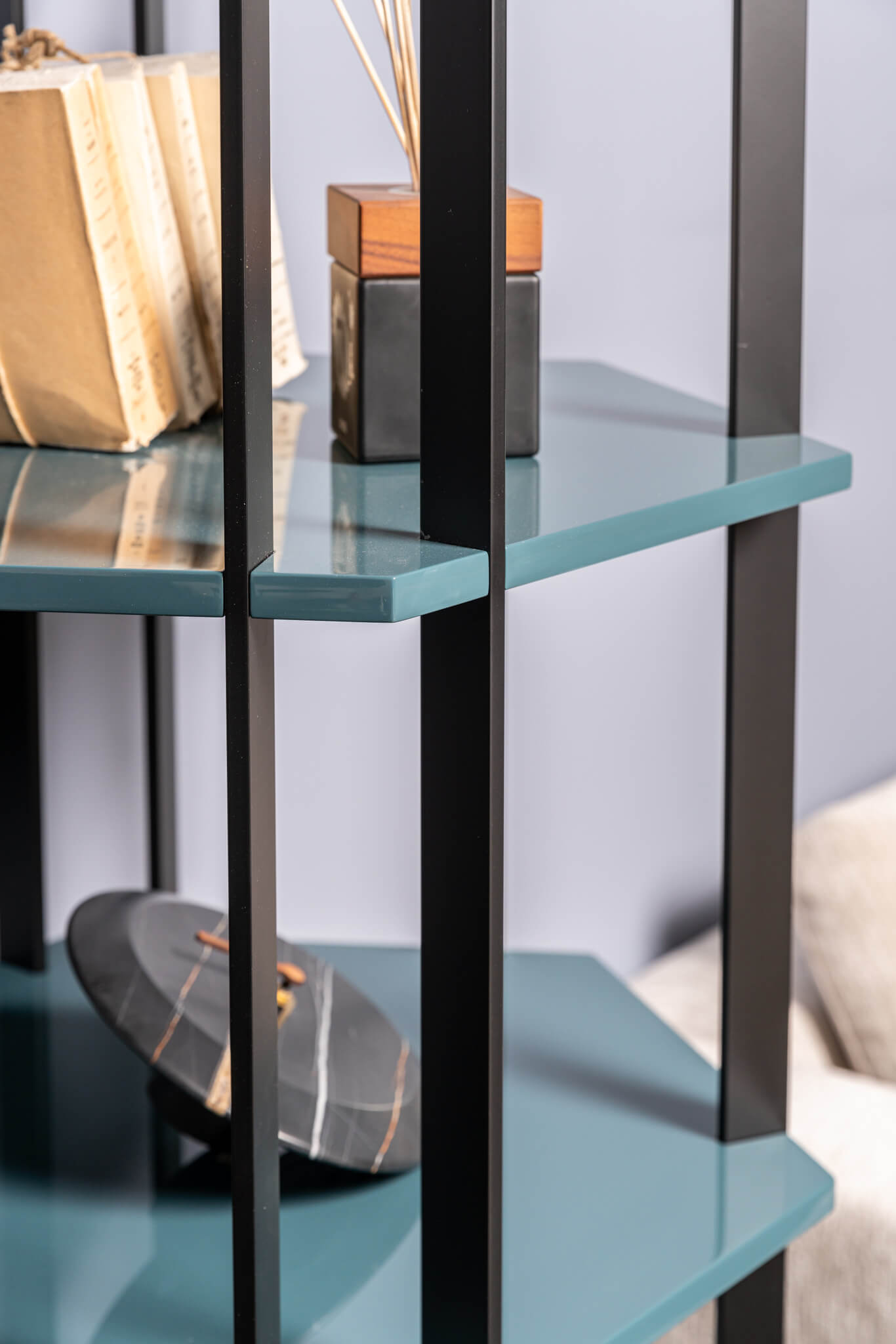 Meridiani Стеллаж Sebastian от Meridiani — в интерьере