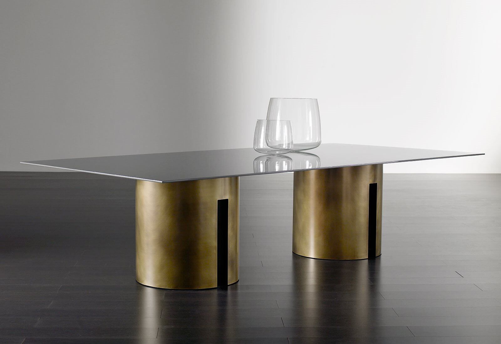 Meridiani Стол Gong от Meridiani — в интерьере
